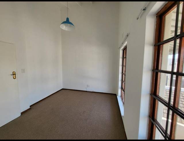 2 BEDROOM TOWNHOUSE FOR SALE IN UMHLANGA ROCKS